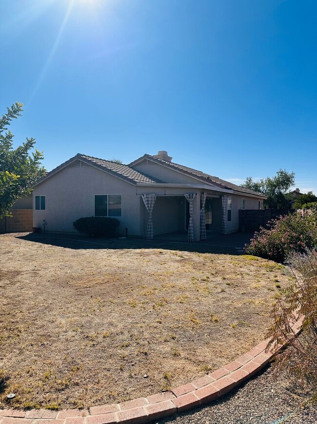 Building Photo - The Bluffs - Lovely 3 bedroom 2 bath Home ...