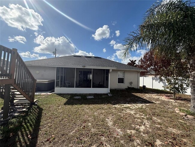 Building Photo - 1905 Myakka Ct