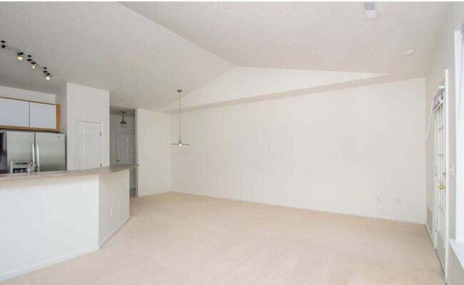 Building Photo - 1430 Fox Pointe Cir