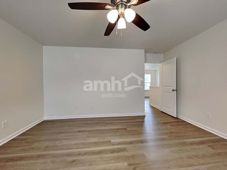 Building Photo - 202 Bellflower Cir