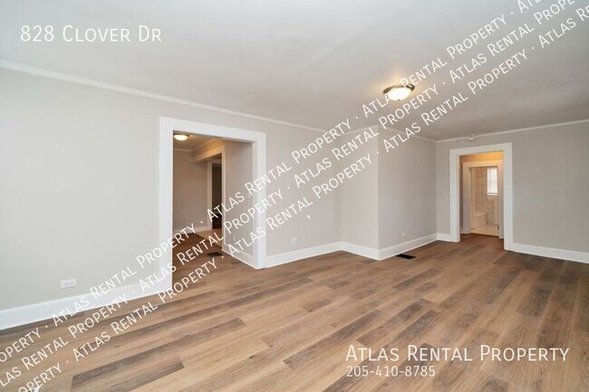 Building Photo - 828 Clover Dr