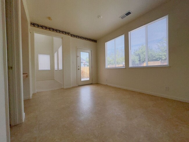 Building Photo - 1603 Laverder Dr