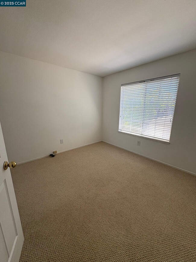 Building Photo - 1029 Lakeridge Pl
