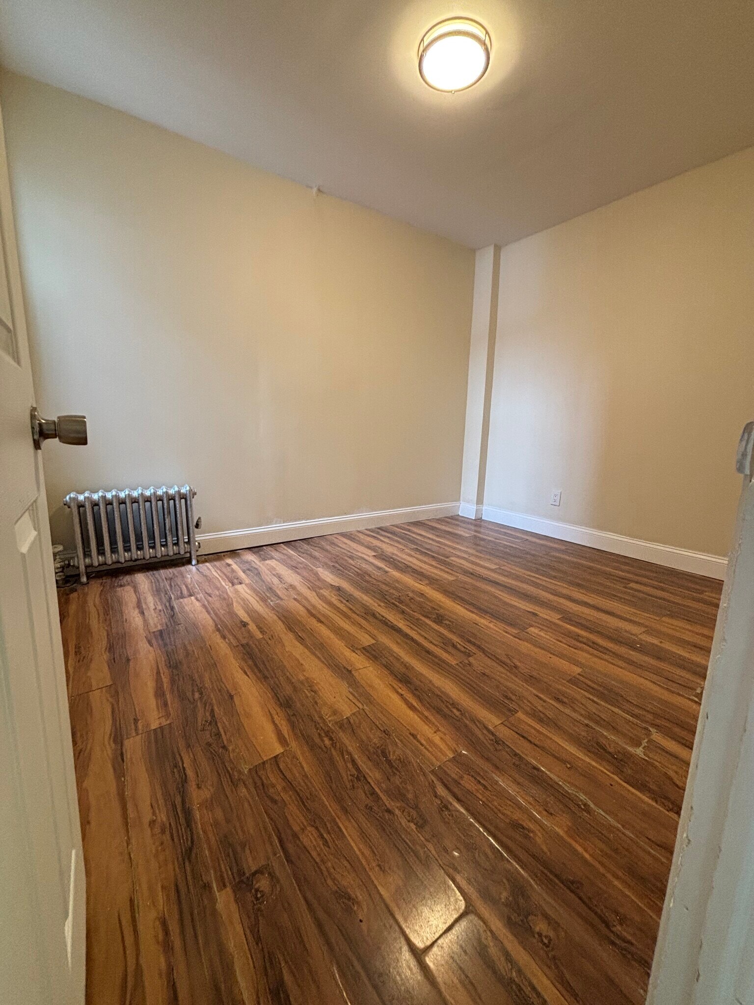 Building Photo - 214 S 11th St