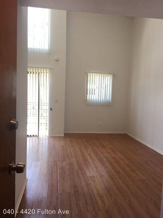 Interior Photo - 4420 Fulton Ave