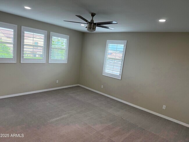 Building Photo - 1322 E Gemini Pl