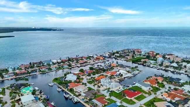 Building Photo - 5060 Porpoise Pl