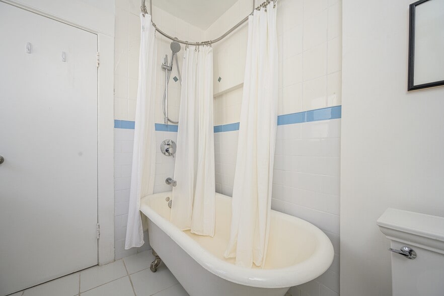 Tub and shower - 2213 Arizona Ave