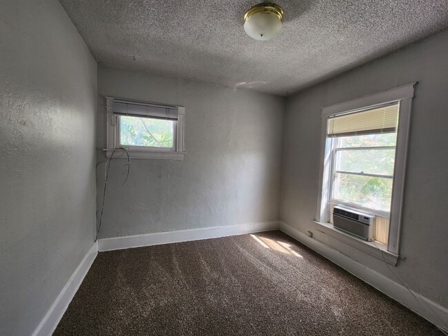 Building Photo - MonARLi (12Plex)