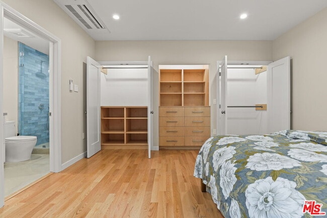 Building Photo - 652 Kensington Rd