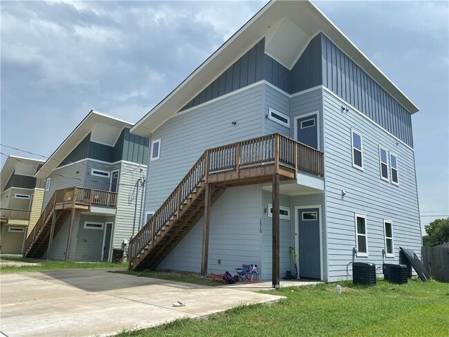 Primary Photo - 1310 Hausman Dr