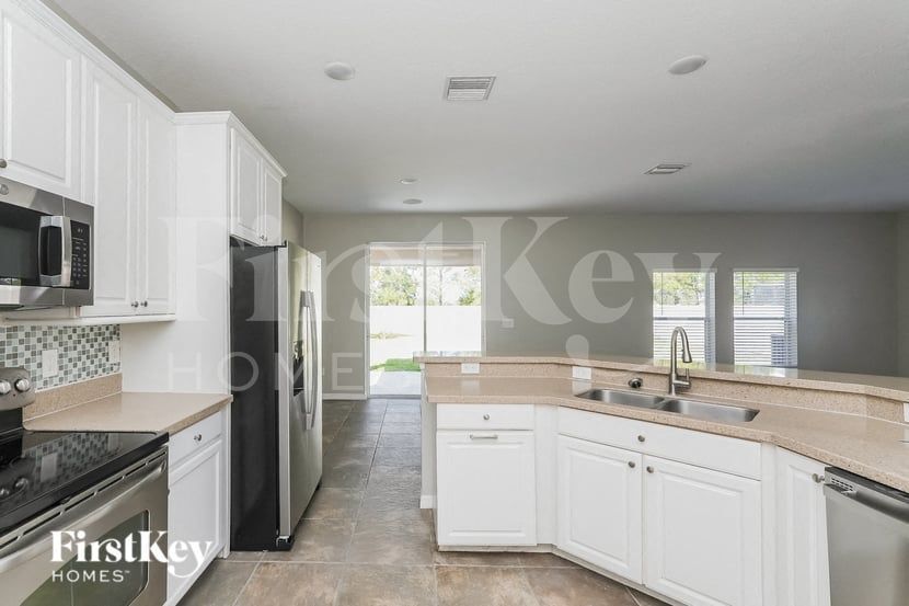 Building Photo - 14305 King Tom Pl