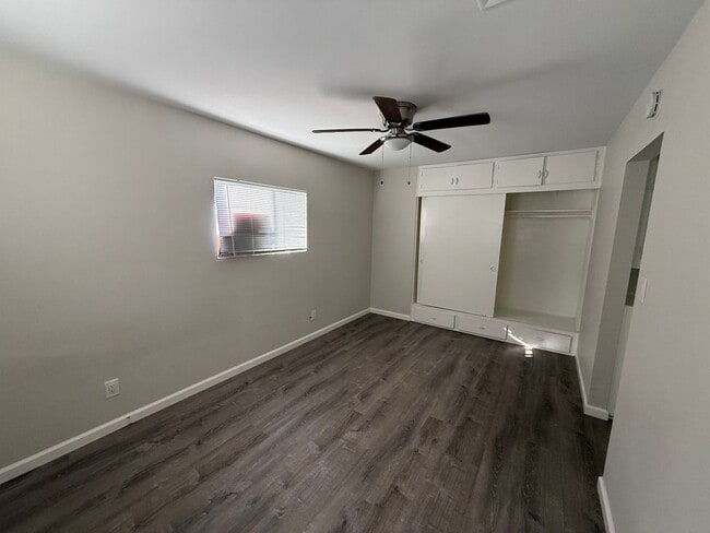 Building Photo - Cozy One Bedroom One Bathroom Cottage Home in Hemet!