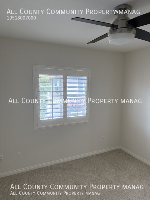 Building Photo - 315 W Linden Dr