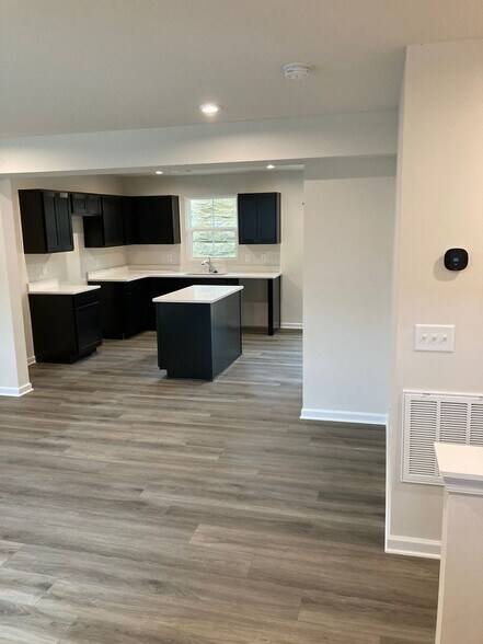 Building Photo - 1613 Mountain Ash Ln