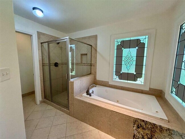 Building Photo - 4160 Creekwood Dr