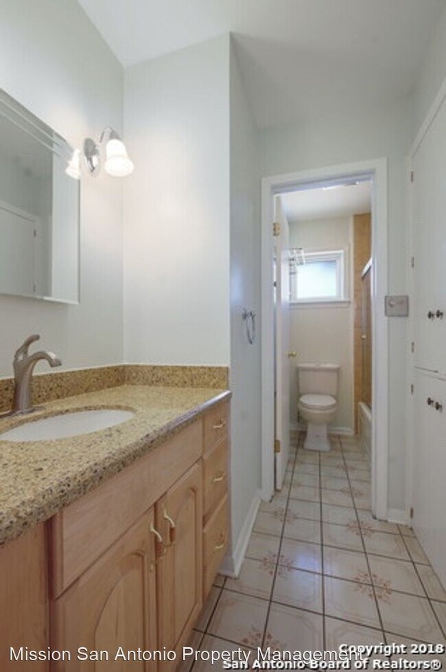 Building Photo - 3 br, 2 bath House - 3667 Versailles Dr.