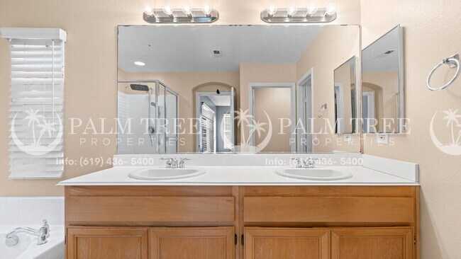 Building Photo - 1811 Greenfield Dr