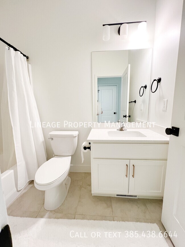 Building Photo - 543 S 1040 W