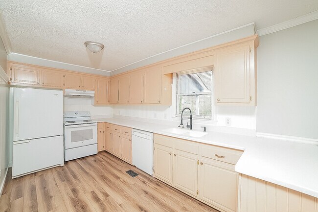 Building Photo - Cozy 3-Bedroom Lewisville Home