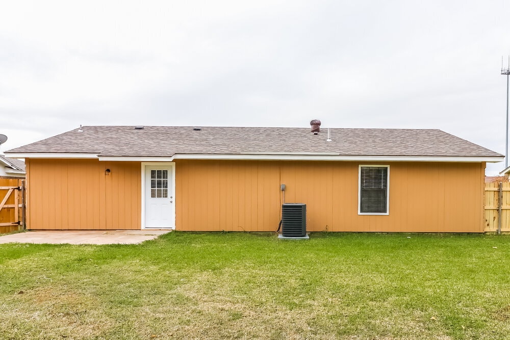 Building Photo - 1108 N Knowles Dr
