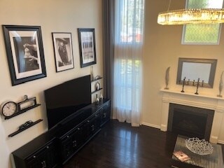 Building Photo - 16W764 Hawthorne Ct