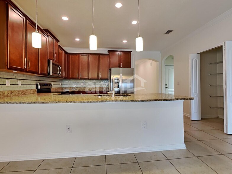 Building Photo - 16176 Magnolia Grove Way