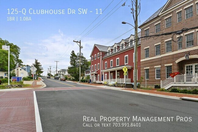 Building Photo - 125 Clubhouse Dr SW