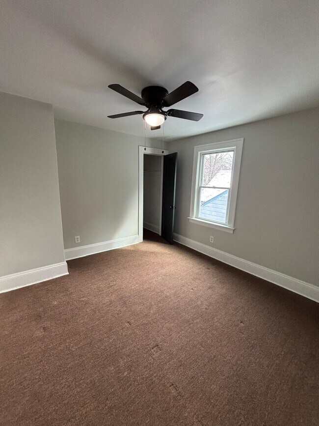 Building Photo - 15712 Cloverside Ave