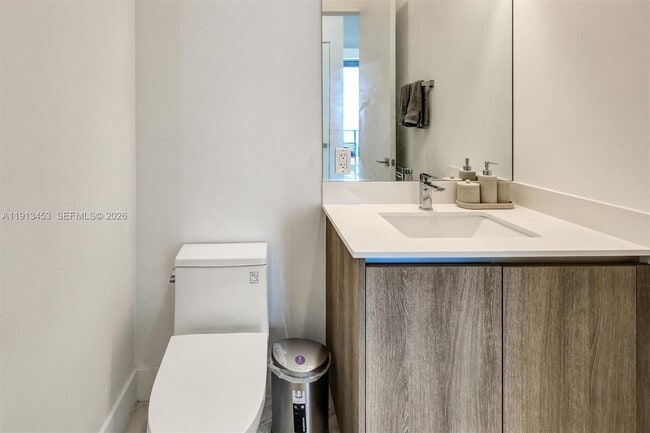 Building Photo - 17550 Collins Ave