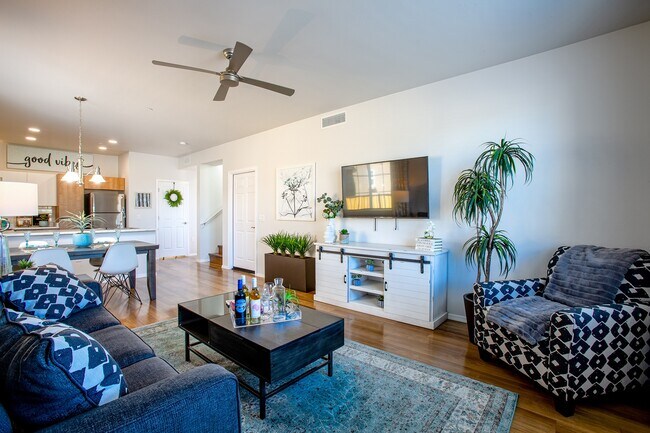 Building Photo - San Stefano Townhomes