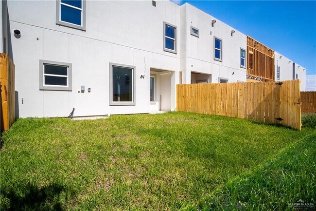 Building Photo - 30 Corales St