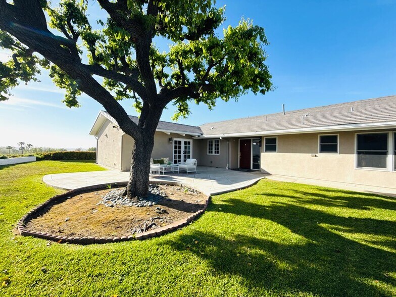 Building Photo - 2839 Carob St