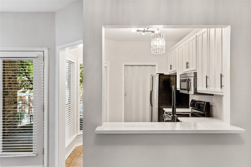 Kitchen Bar area - 14277 Preston Rd