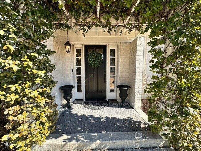 Building Photo - 4512 Drexel Dr