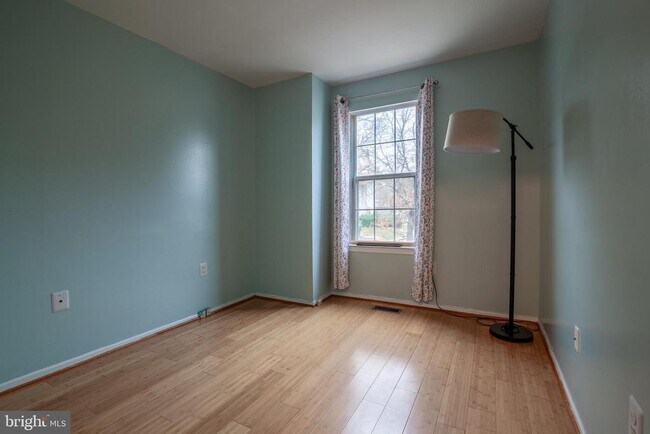 Building Photo - 14624 Monmouth Dr