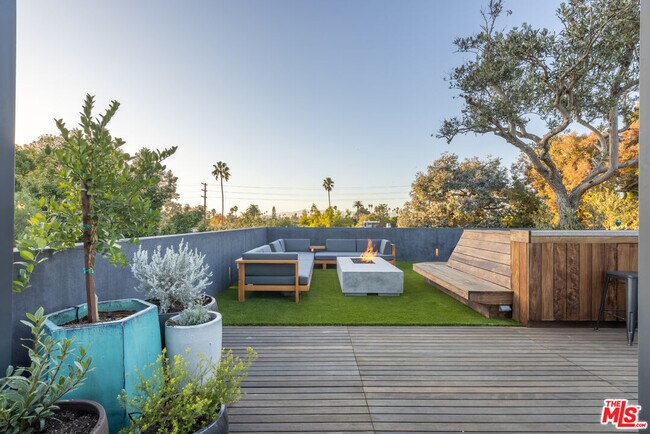 Building Photo - 746 Marco Pl