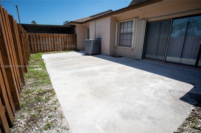 Building Photo - 2615 SW 74th Terrace