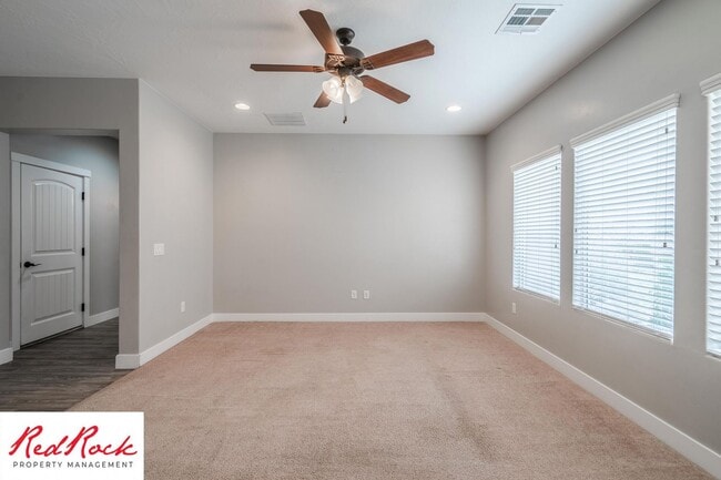 Building Photo - 4 Bedroom Spacious St. George Home with Large Backyard