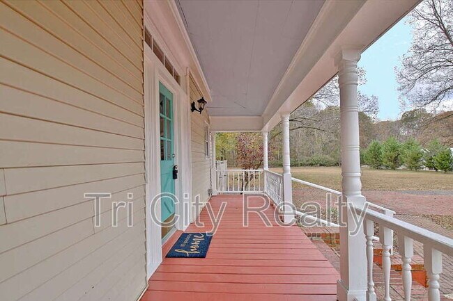 Building Photo - 115 Church Aly