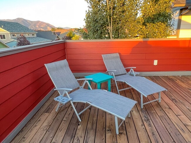 Building Photo - Charming Downtown Retreat: A Unique Blend of Urban Living and Montana Charm in Bozeman