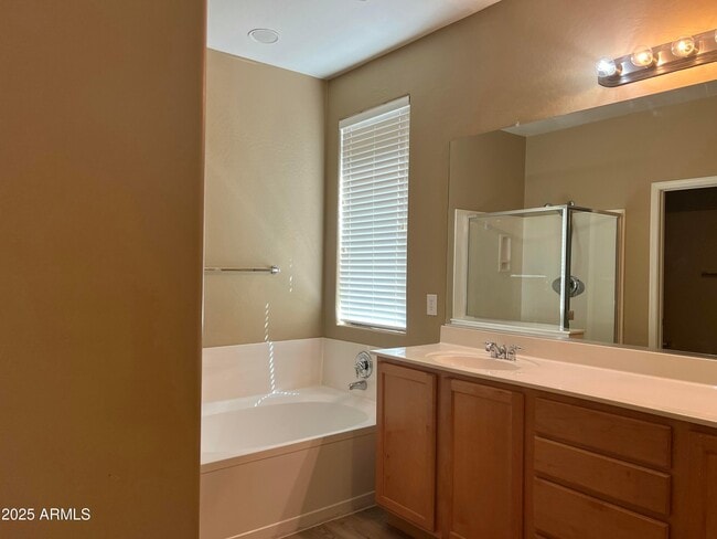 Building Photo - 6734 W Blackstone Ln