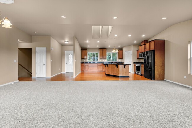 Building Photo - 231 E Linda Vista Ct