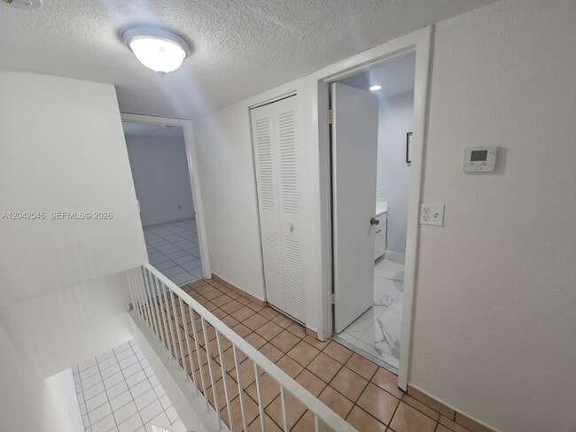 Building Photo - 1560 W 46th St