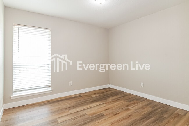 Building Photo - 816 Jack St