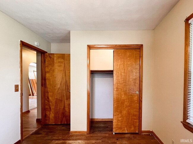 Building Photo - 4336 E 10th St