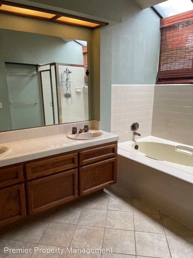 Building Photo - 3 br, 2 bath House - 1300 Buttercup Ct.