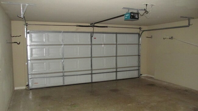 Building Photo - 3507 SW Briar Creek Ave