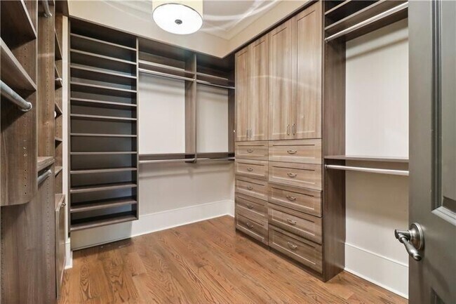 Building Photo - 211 Mount Vernon Hwy