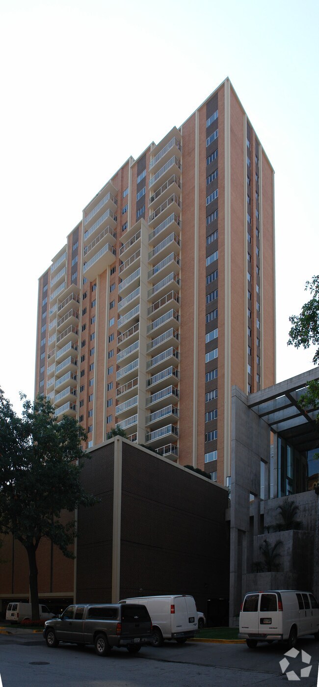 The Sulgrave 121 W 48th St Kansas City MO 64112 Apartment Finder